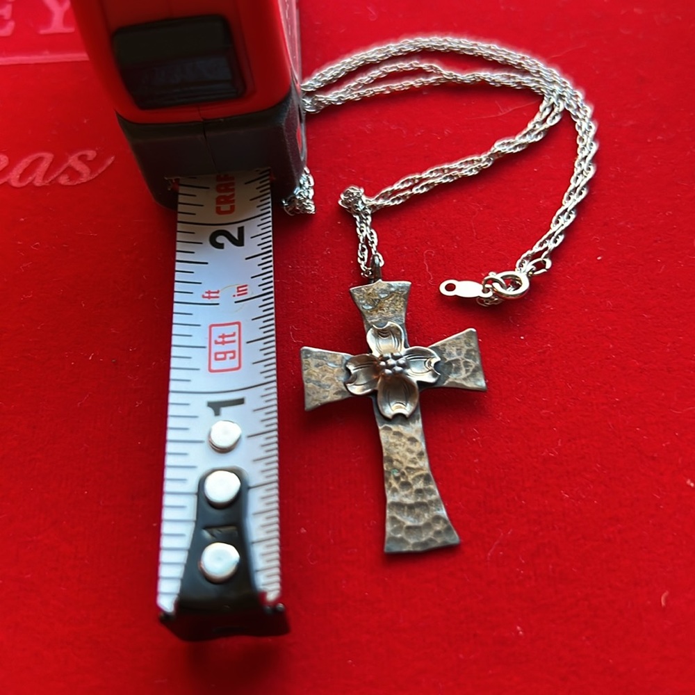 Sterling Silver Cross Necklace & Chain - Picture 4 of 7
